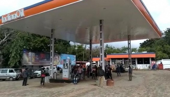 CNG crisis prevails in Bishramganj CNG station